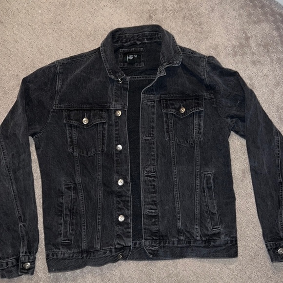 Forever 21 Other - Black Jean Jacket Silver accents Men’s Forever 21